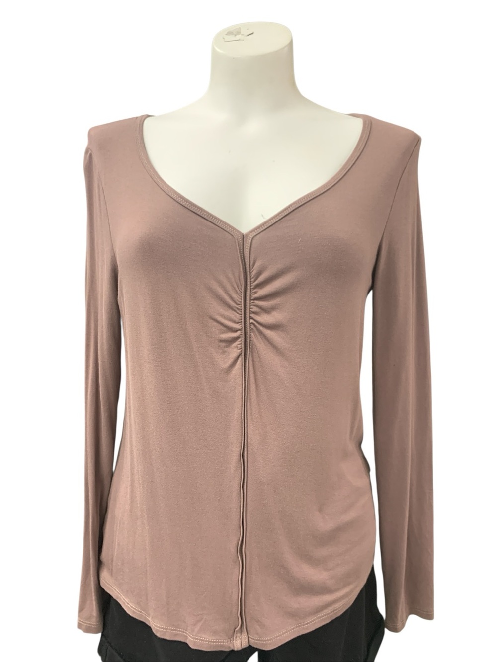 Ruched V-Neck Long-Sleeve Top in Mauve Size M